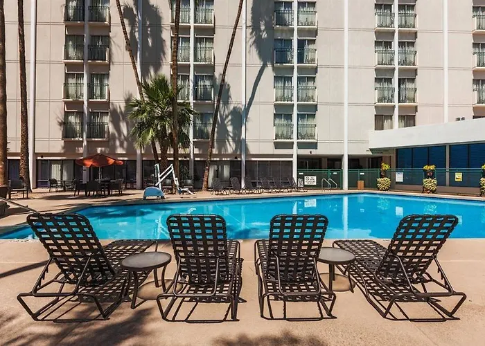 Doubletree By Hilton Midtown Hotel Phoenix