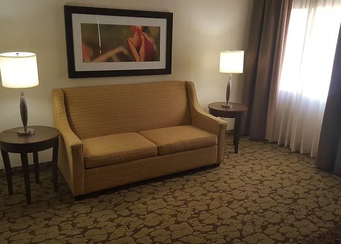 Doubletree By Hilton Midtown Hotel 3*