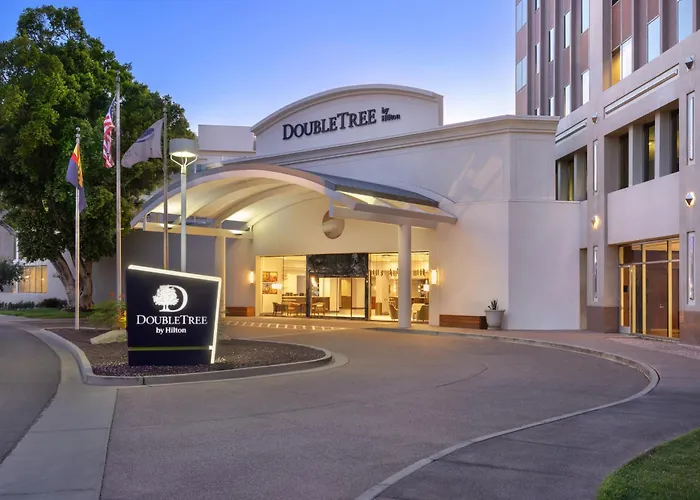 Doubletree By Hilton Midtown Hotel 3*