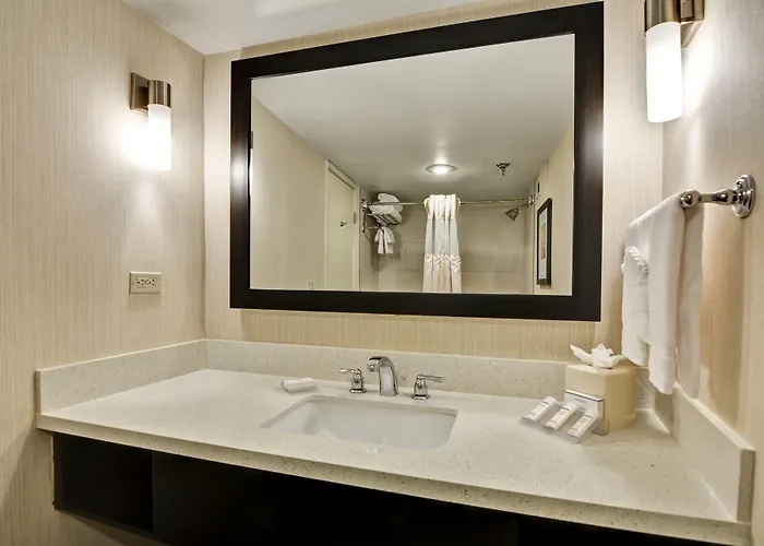 Doubletree By Hilton Midtown Hotel Phoenix