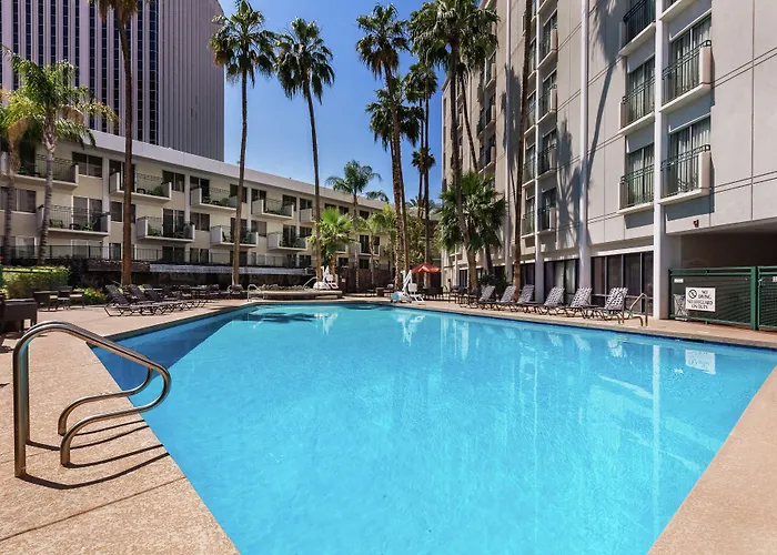 Doubletree By Hilton Midtown Hotel 3*