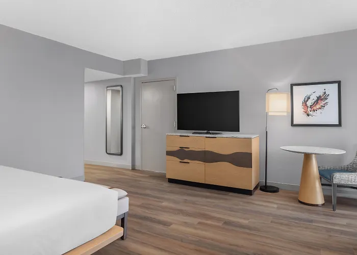 Doubletree By Hilton Midtown 3*