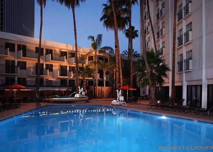 Doubletree By Hilton Midtown Hotel 3*