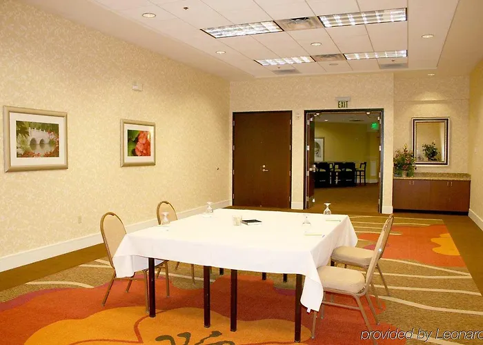 Hotel Doubletree By Hilton Midtown 3*