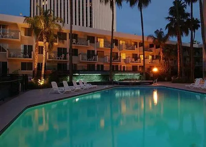 Hotel Doubletree By Hilton Midtown 3*