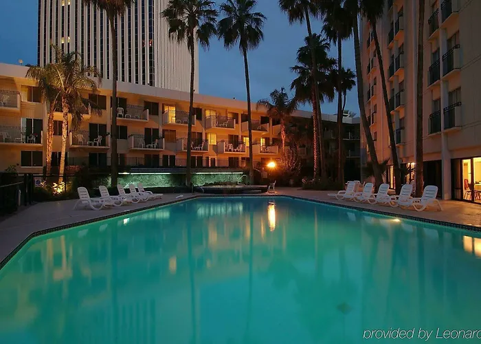 Hotel Doubletree By Hilton Midtown 3*
